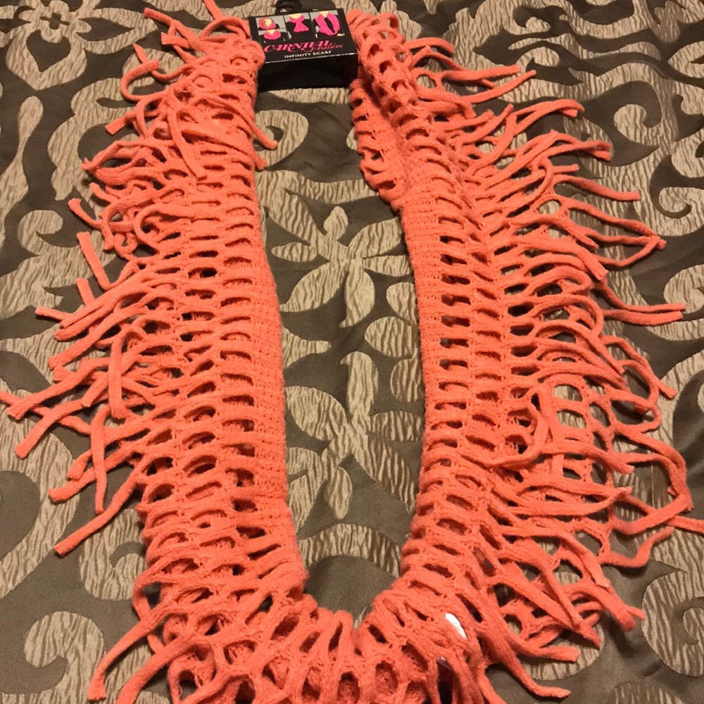 Infinity scarf - Picture 2 of 2
